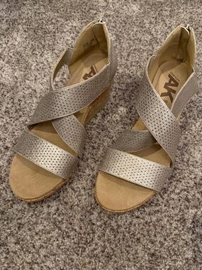 Anne Klein Sport Pebbles Metallic Wedge Sandal - Gold 10